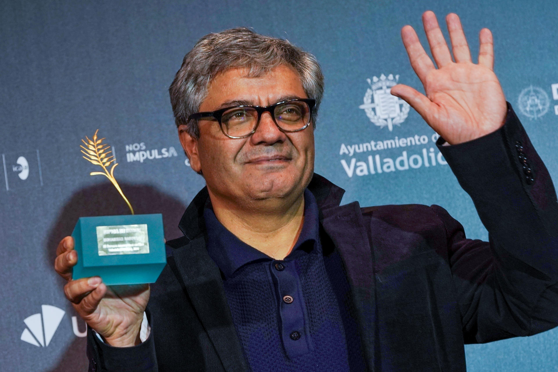 Foto archivo. Seis años después de su concesión, con una retrospectiva de su obra, el realizador iraní Mohammad Rasoulof recoge esta tarde en Valladolid la Espiga de Honor que no pudo recibir en 2018, debido a estar retenido en su país por el régimen dictatorial que ha reflejado a lo largo de su filmografía.- EFE/ Nacho Gallego