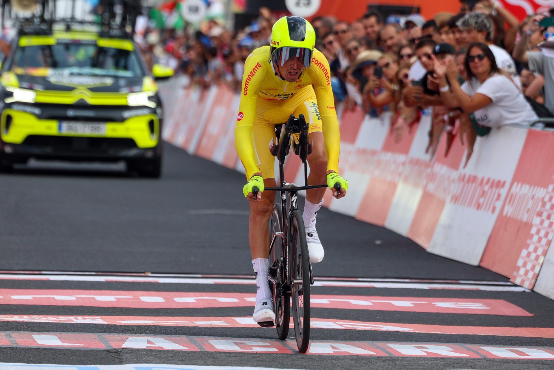 El ruso Artem Nych, en la la 86ª edición de la Vuelta a Portugal. EFE/EPA/TIAGO PETINGA