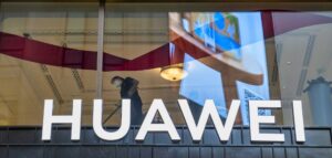 Almacén de Huawei en Shanghai, China. EFE/EPA/ALEX PLAVEVSKI