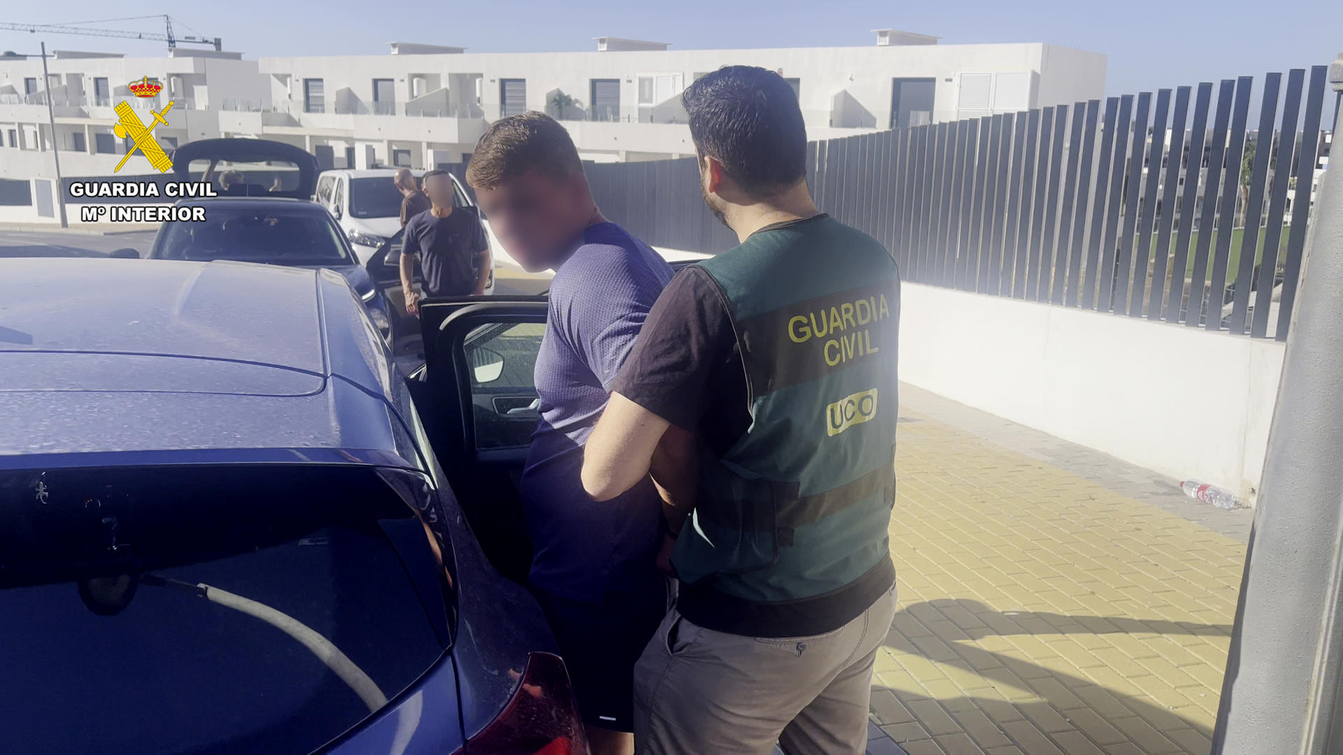 Un prófugo británico buscado por, supuestamente, asesinar de 24 puñaladas con un cuchillo de cocina a otra persona en un apartamento del Algarve de Portugal en abril de 2022 ha sido detenido en la provincia española de Alicante. La operación, desarrollada por la Guardia Civil española, ha contado con la colaboración de la agencia británica National Crimen Agency (NCA) y las autoridades policiales portuguesas, tras más de tres años de huida en los que este individuo se habría escondido en distintas localidades de las provincias de Málaga y Alicante, aprovechando las numerosas colonias de ciudadanos de su país.-EFE/ Guardia Civil ***SOLO USO EDITORIAL/SOLO DISPONIBLE PARA ILUSTRAR LA NOTICIA QUE ACOMPAÑA (CRÉDITO OBLIGATORIO)***