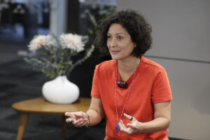 La escritora colombiana Pilar Quintana fue captada el pasado 3 de septiembre, durante una entrevista con EFE, en Bogotá (Colombia). EFE/Carlos Ortega