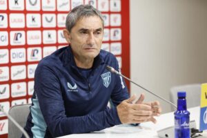 El entrenador del Athletic de Bilbao, Ernesto Valverde, ha comparecido este viernes en rueda de prensa en la víspera del partido liguero contra el Alavés. EFE/ Miguel Toña