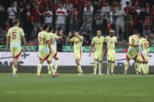 Los jugadores de España celebran después de anotar el gol 0-4 durante el partido de clasificación para la Copa Mundial de la FIFA 2026 del Grupo E de fútbol entre Turquía y España en Konya, Turquía. EFE/EPA/ERDEM SAHIN