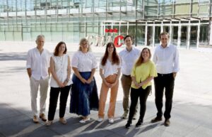 Un equipo internacional de investigadores ha demostrado por primera vez que una herramienta de activación génica puede ser empleada para tratar enfermedades genéticas cardíacas en vivo. En la imagen, los investigadores del Centro Nacional de Investigaciones Cardiovasculares (CNIC). Imagen cedida por el CNIC