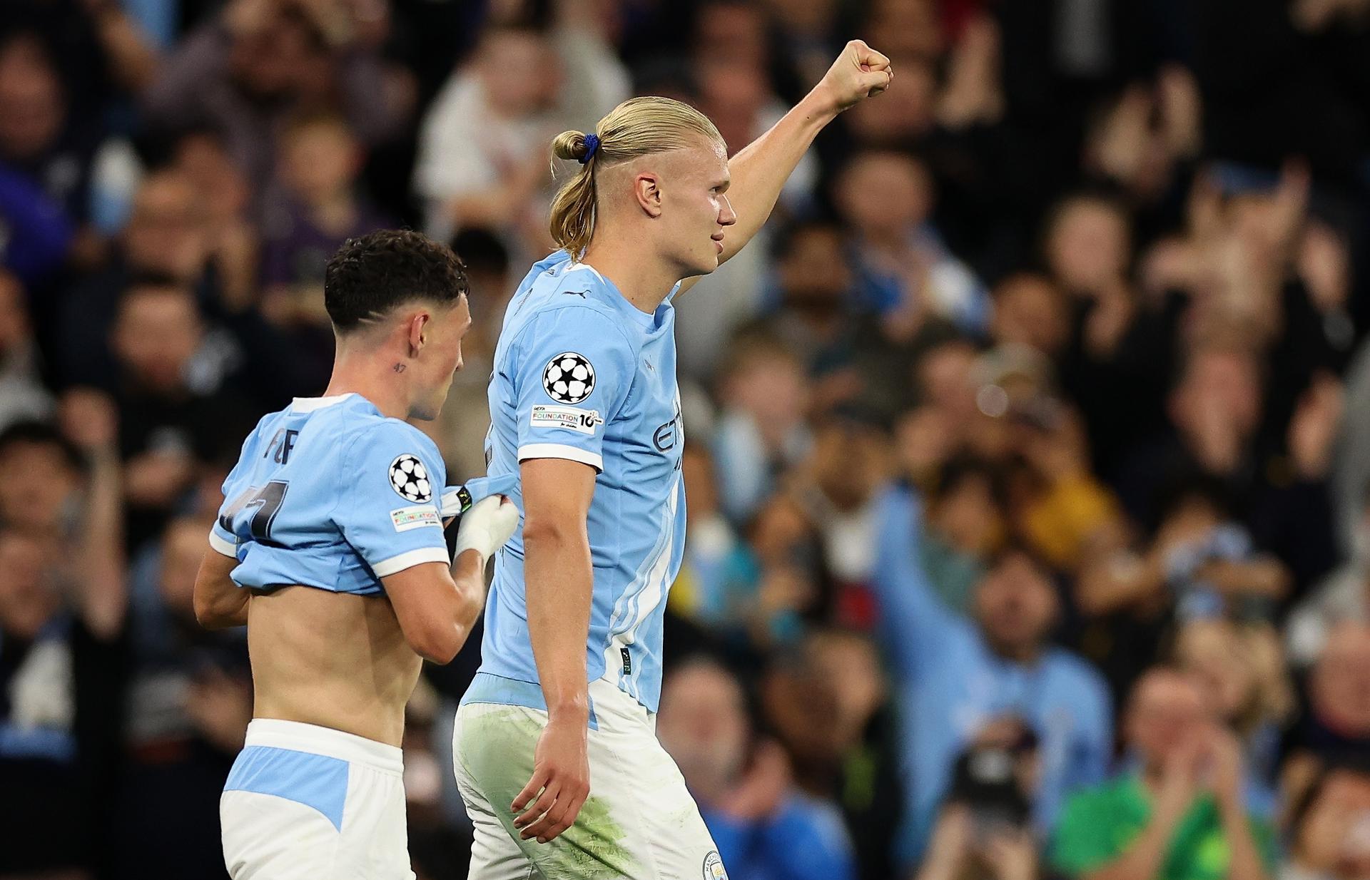 El jugador del Manchester City Erling Haaland (C) celebra el 1-0 durante el primer partido de la fase liga de la UEFA Champions League que han jugado Manchester City y SSC Napoli en Maánchester, EFE/EPA/ADAM VAUGHAN