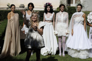 El desfile de la diseñadora María Lafuente abre la semana de la moda madrileña con un desfile donde presenta su nueva colección de novias, en el Palacete de Villa Rosa, este domingo 14 de Septiembre de 2025. EFE/Sergio Pérez
