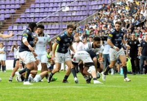 Un momento de la final de la liga de rugby 2018 que disputaron el VRAC y El Salvador en el estadio José Zorrilla de Valladolid, recinto que acogerá en 2026 una de las rondas finales de las Series Mundiales de rugby 7. EFE / R. Garcia.