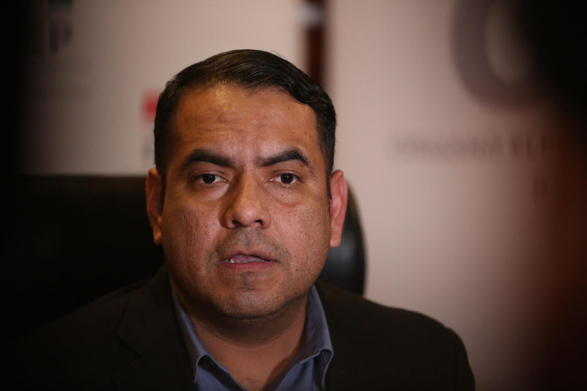 Fotografía de archivo de Francisco Vargas, vocal del Tribunal Supremo Electoral (TSE) de Bolivia, durante una rueda de prensa, en La Paz (Bolivia). EFE/Luis Gandarillas