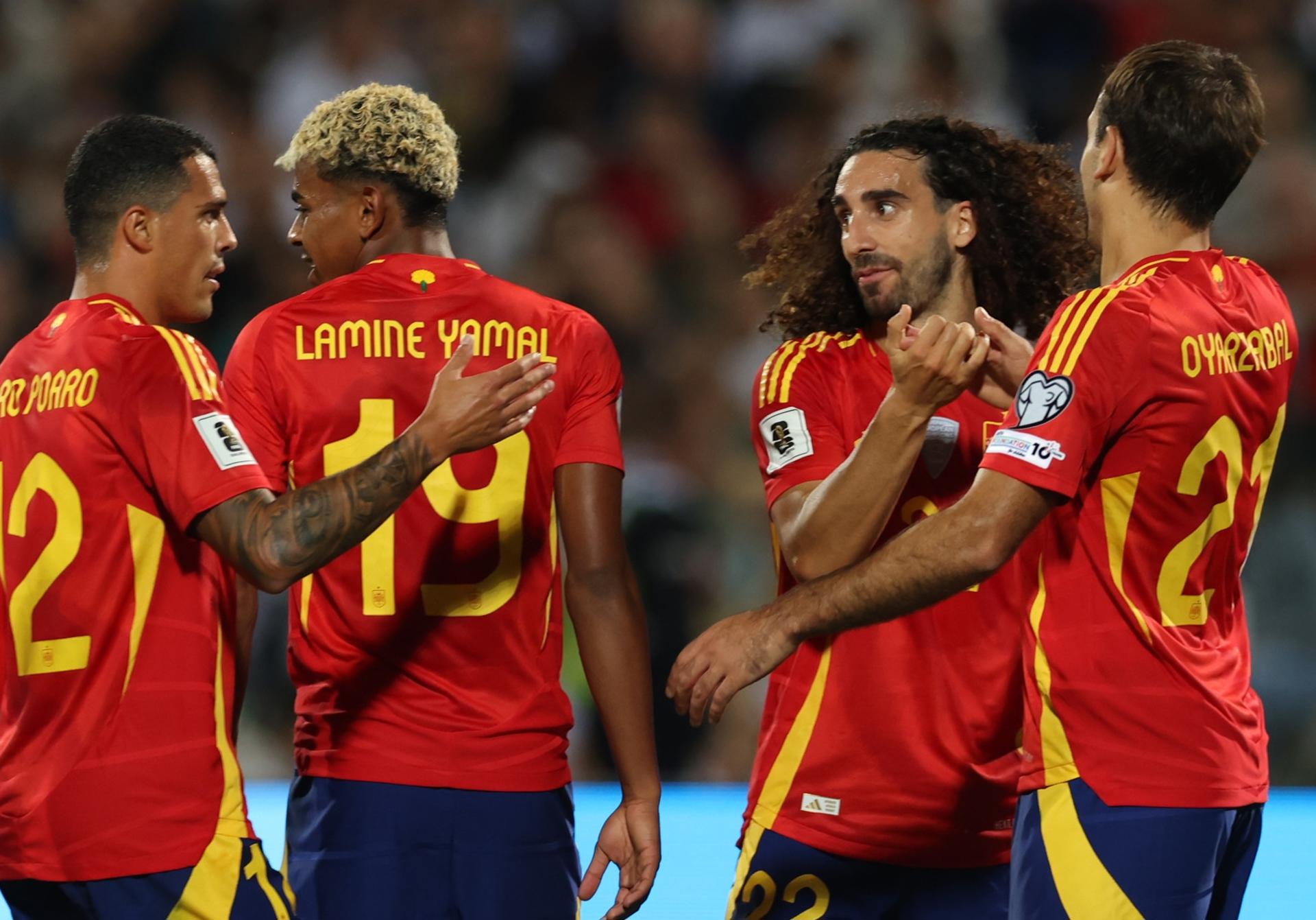 Marc Cucurella anota el 0-2 ante Bulgaria en Sofía. EFE/EPA/VASSIL DONEV
