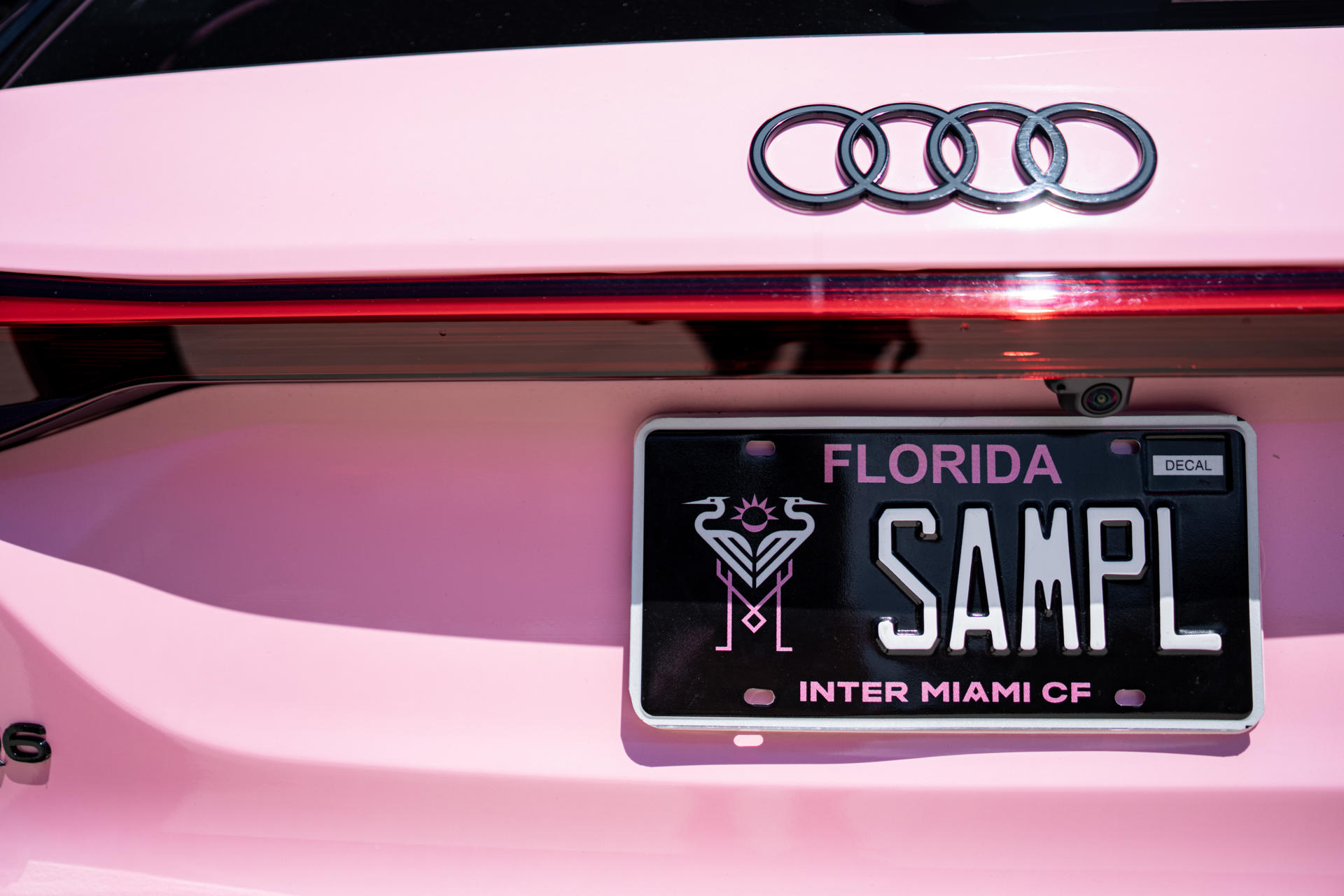 El Inter Miami anunció que ha comenzado la venta de matrículas oficiales del equipo, que los seguidores podrán emplear en sus vehículos para apoyar a 'Las Garzas'. EFE/ Inter Miami /SOLO USO EDITORIAL/ NO VENTAS/ SOLO DISPONIBLE PARA ILUSTRAR LA NOTICIA QUE ACOMPAÑA (CRÉDITO OBLIGATORIO)
