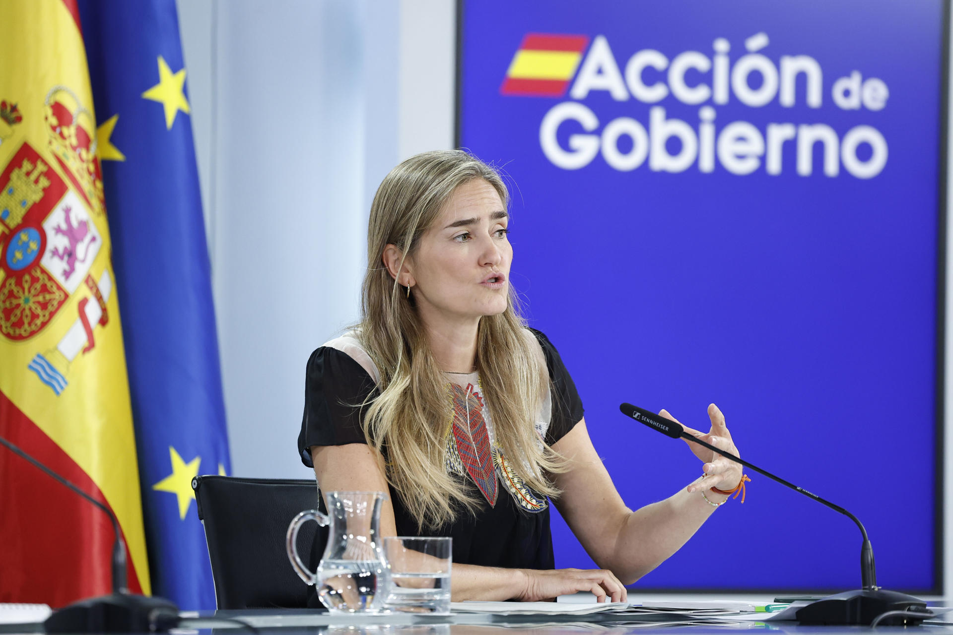 Sara Aagesen, vicepresidenta tercera y ministra para la Transición Ecológica y el Reto Demográfico, durante la rueda de prensa posterior al Consejo de Ministros, este martes en Madrid.-EFE/ Chema Moya