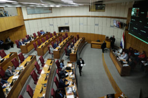 Fotografía de archivo de la Cámara de Senadores durante una audiencia en la comisión de asuntos constitucionales del Senado de Paraguay en Asunción (Paraguay). UEFE/ Juan Pablo Pino