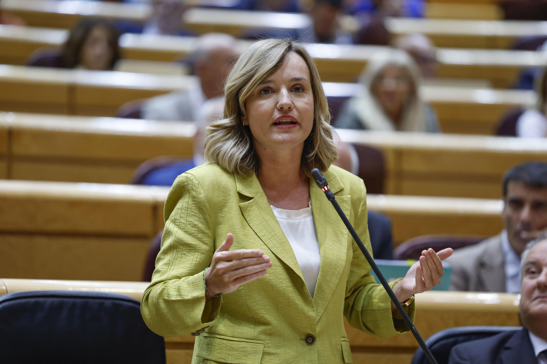 MADRID, 09/09/2025.- La ministra de Educación, Formación Profesional y Deportes y portavoz del Gobierno, Pilar Alegría, interviene este martes, durante el Pleno del Senado, en Madrid. EFE/ Juanjo Martín