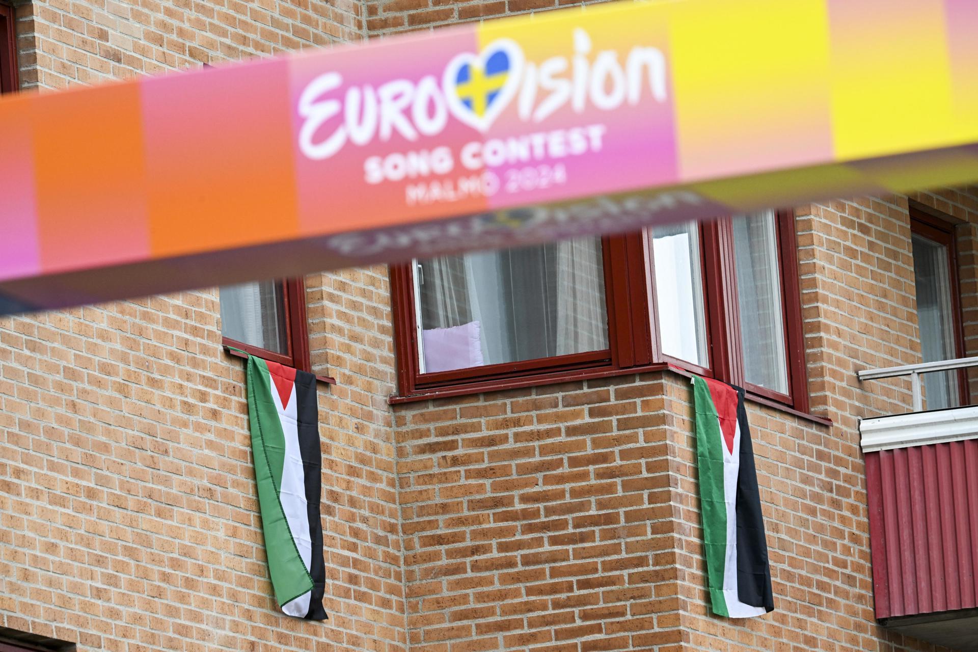 Banderas palestinas en Malmo, durante la edición del festival de Eurovisión de 2024. EFE/EPA/JOHAN NILSSON SWEDEN OUT