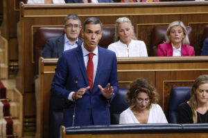 El presidente del Gobierno, Pedro Sánchez, durante la sesión de control celebrada, este miércoles, en el Congreso de los Diputados. EFE/ J.J. Guillén