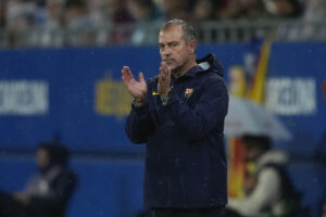 El entrenador del Barcelona, Hansi Flick, durante el partido de la jornada 5 de LaLiga EA Sports, disputado el pasado domingo entre el FC Barcelona y Getafe CF en el Estadi Johan Cruyff. EFE/Alejandro García