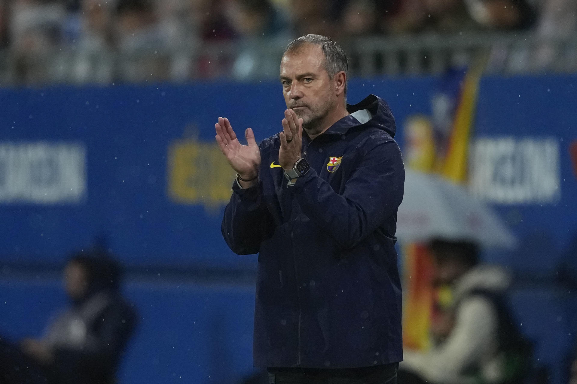 El entrenador del Barcelona, Hansi Flick, durante el partido de la jornada 5 de LaLiga EA Sports, disputado el pasado domingo entre el FC Barcelona y Getafe CF en el Estadi Johan Cruyff. EFE/Alejandro García
