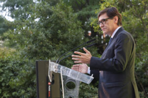 El presidente de la Generalitat de Cataluña, Salvador Illa, interviene durante el acto institucional de la Diada Nacional de Cataluña, este miércoles en Madrid. EFE/J.P Gandul
