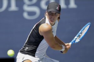 Fotografía de John G. Mabanglo, en la que puede verse a la polaca Iga Swiatek en su partido de primera ronda del Abierto de Estados Unidos, disputado el pasado 26 de agosto. EFE