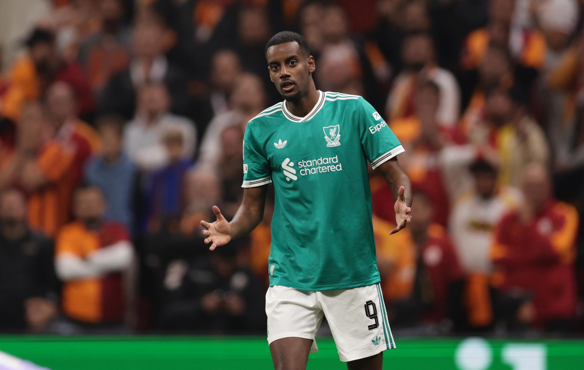 El jugador del Liverpool Alexander Isak durante el partido de la UEFA Champions League league que han jugado Galatasaray y Liverpool en Estambul, Turquía. EFE/EPA/ERDEM SAHIN