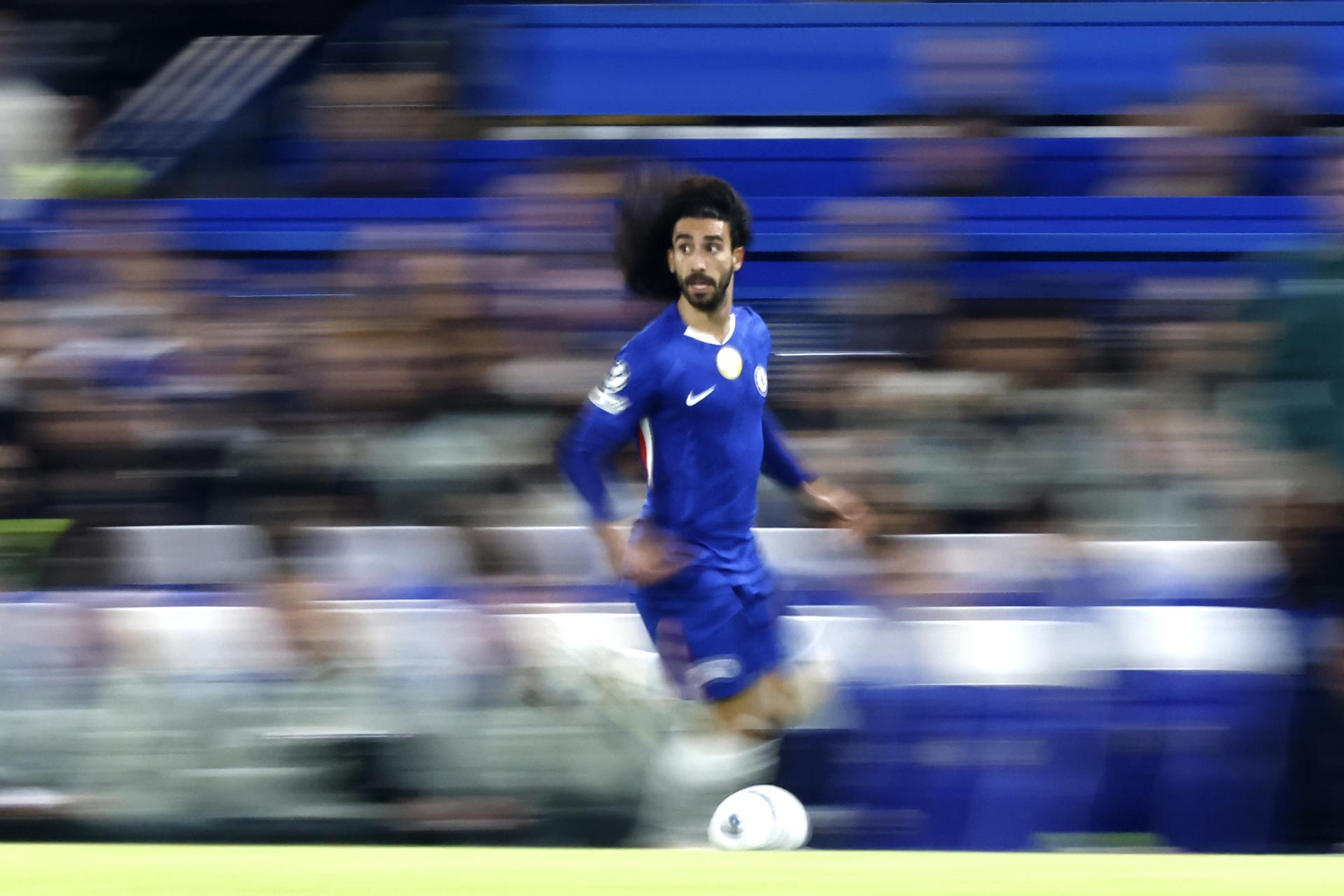El juagdor del Chelsea Marc Cucurella durante el partido de la UEFA Champions League que han jugado Chelsea FC y SL Benfica en Londres, Reino Unido, Londres. EFE/EPA/TOLGA AKMEN
