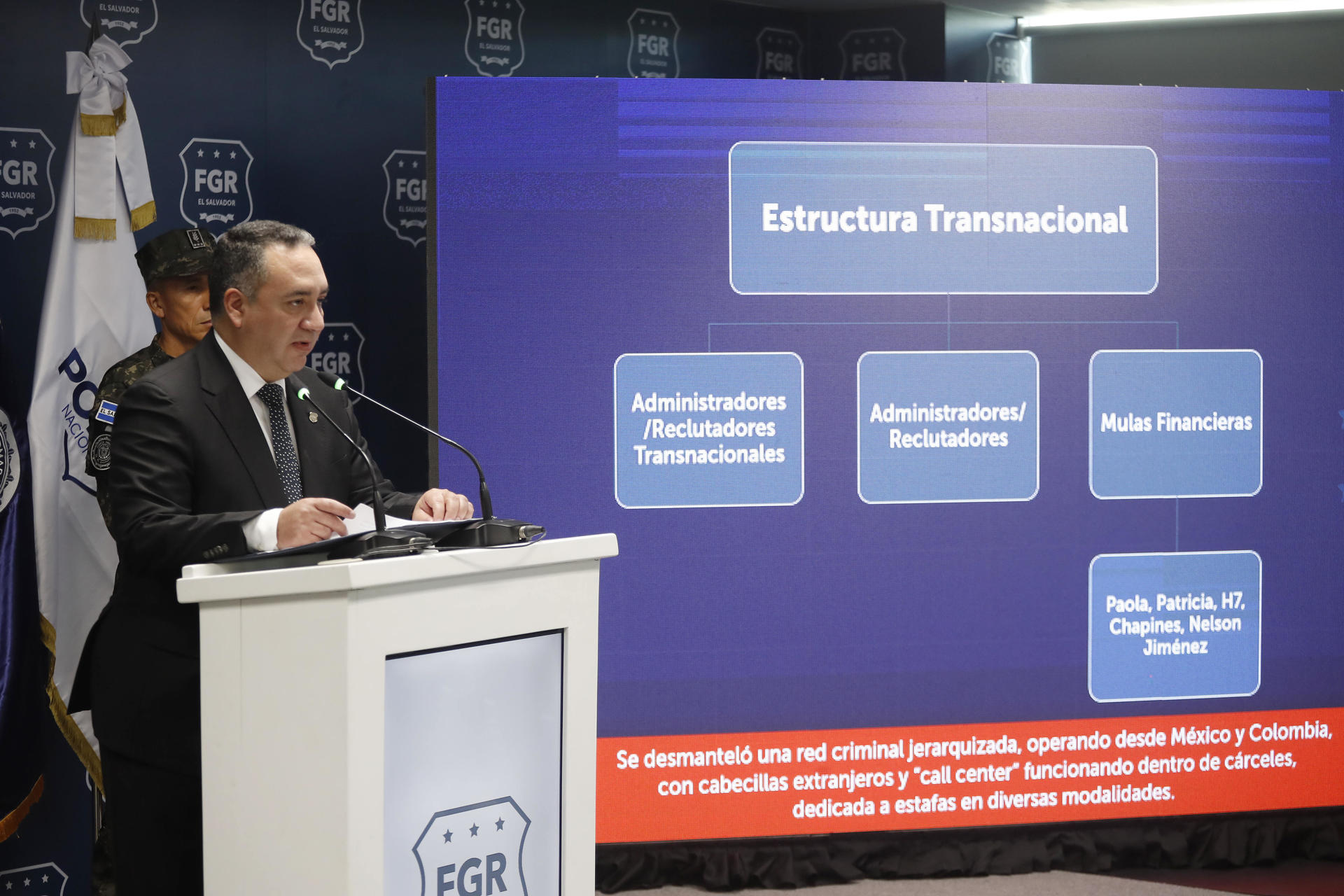 El fiscal general de la república, Rodolfo Delgado, habla durante una rueda de prensa este miércoles, en la sede de la Fiscalía General de la República, en Antiguo Cuscatlán (El Salvador). EFE/ Rodrigo Sura
