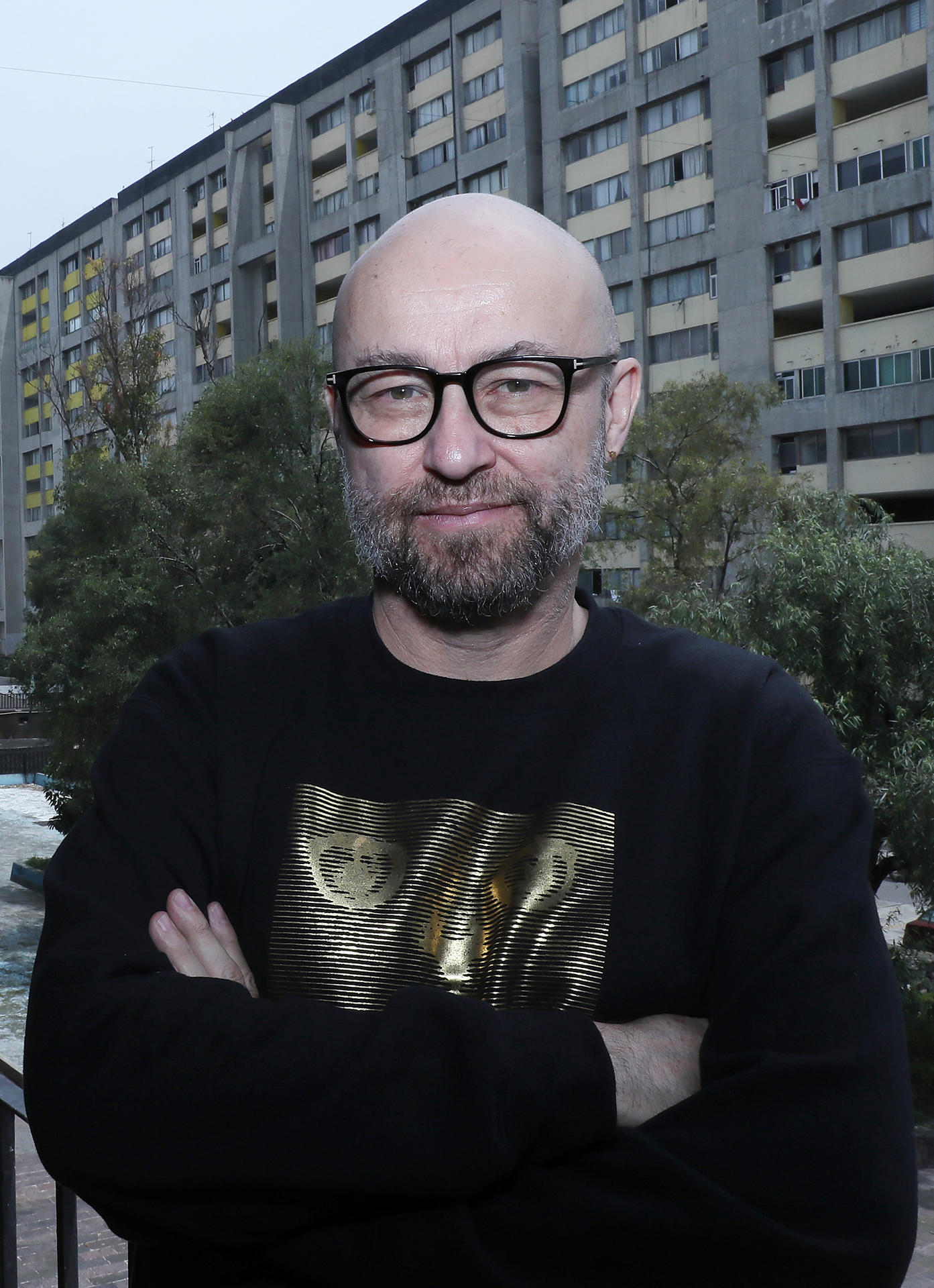 El cineasta mexicano Jorge Michel Grau posa durante una entrevista con EFE este viernes, en Ciudad de México (México). EFE/ Mario Guzmán