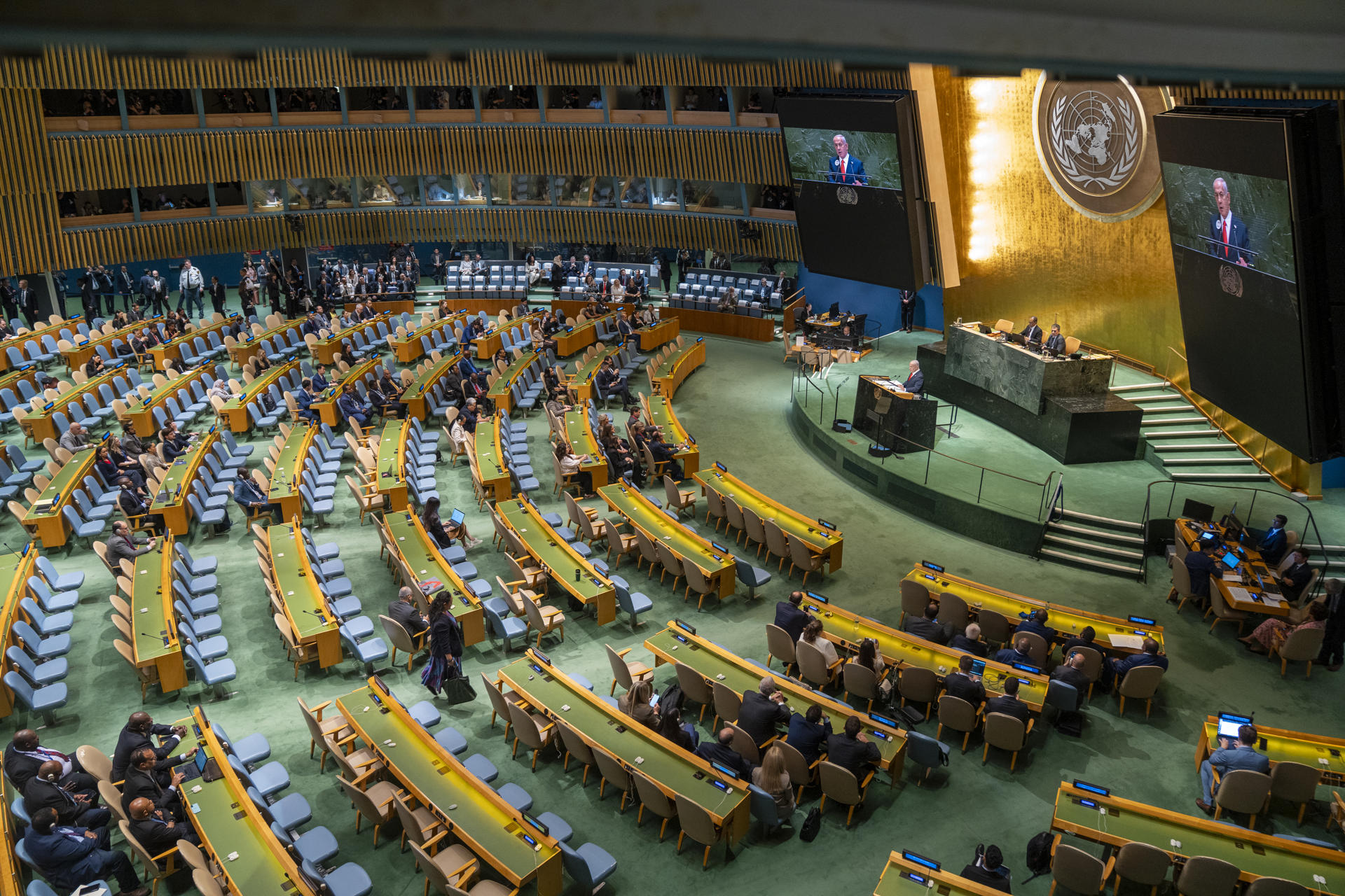El primer ministro de Israel, Benjamin Netanyahu, habla en la Asamblea General de la Organización de las Naciones Unidas (ONU) este viernes, en Nueva York (Estados Unidos). EFE/ Angel Colmenares
