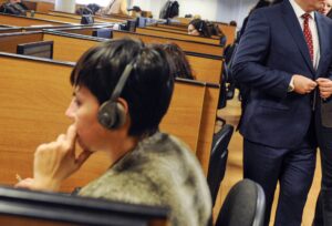 Imagen de archivo de una telefonista en un Call Center. EFE/Brais Lorenzo