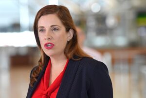 La ministra de Comunicaciones australiana, Anika Wells, en una imagen de archivo. EFE/EPA/DARREN ENGLAND AUSTRALIA AND NEW ZEALAND OUT[AUSTRALIA AND NEW ZEALAND OUT]