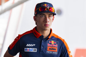 El piloto español de MotoGP Pedro Acosta (Red Bull KTM Factory Racing), este jueves en el Circuito de Barcelona-Cataluña en Montmeló, donde este fin de semana se disputa el GP Monster Energy de Cataluña 2025.EFE/ Siu Wu