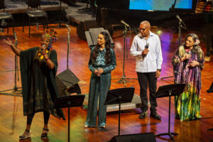 Artistas participan en un concierto este domingo, en Caracas (Venezuela). EFE/ Miguel Gutiérrez