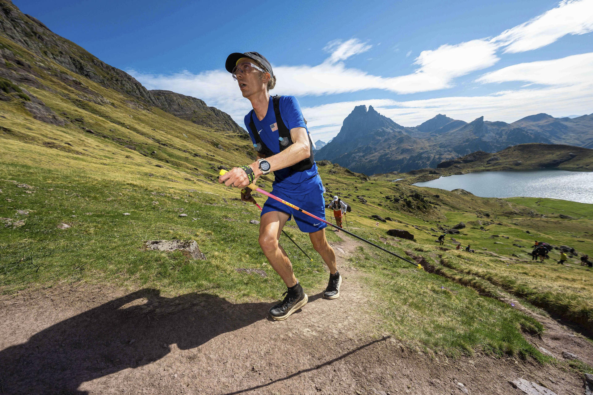 El estadounidense Jim Walmsley se ha proclamado campeón del Mundo de Long Trail, la carrera de ultrafondo de los Mundiales de Montaña y Trail Running Canfranc Pirineos que se ha disputado con un recorrido de 82 km y 5.413 metros de desnivel. EFE/Yhabril Moro