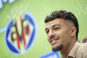 Georges Mikautadze, el fichaje más caro de la historia de Villarreal, en su presentación. EFE/Andreu Esteban