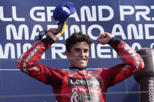Marc Márquez celebra su victoria en el Gran Premio de San Marino y Rímini, el pasado 14 de septiembre. EFE/EPA/DANILO DI GIOVANNI