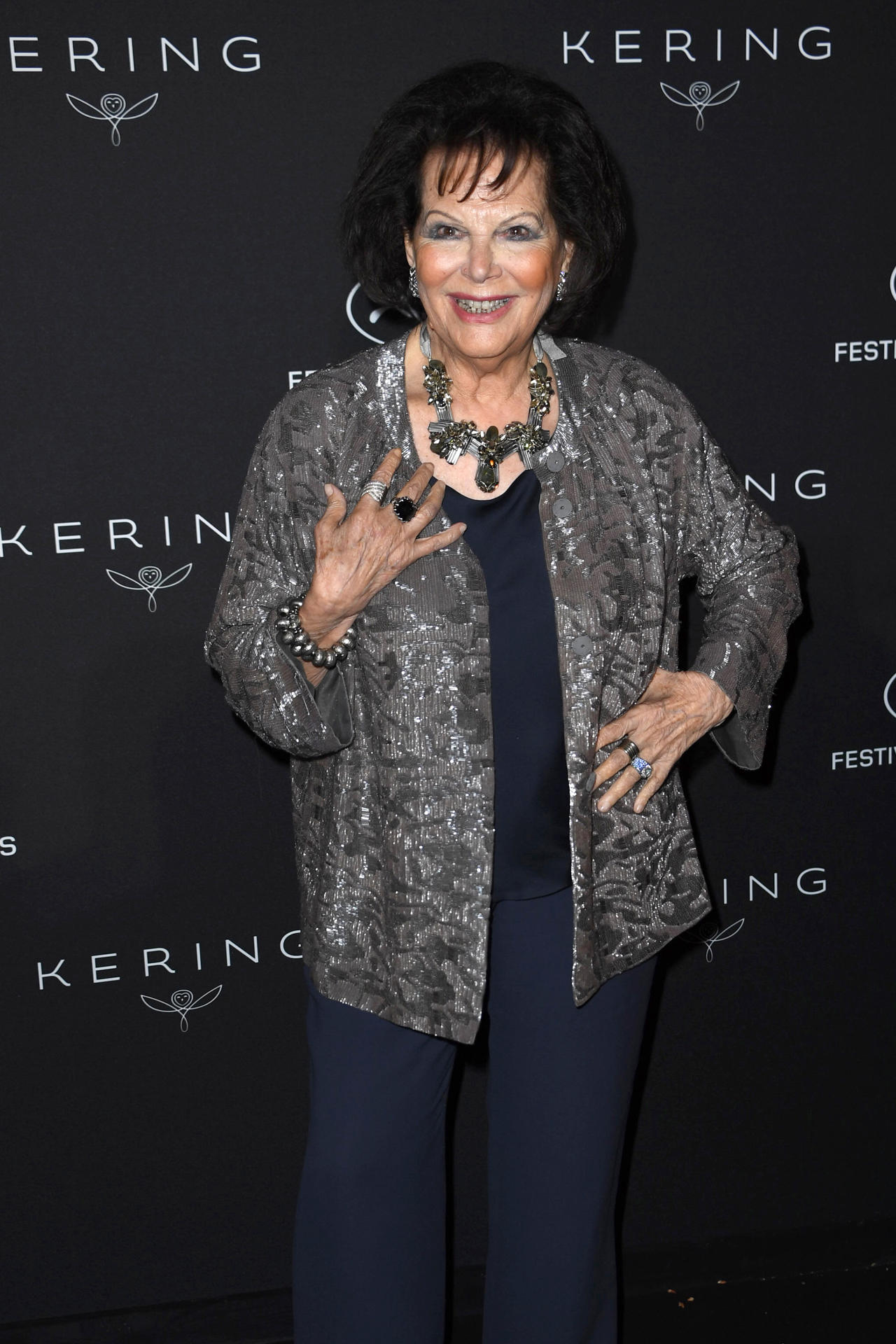 Fotografía de archivo fechada el 13 de mayo de 2018 de la actriz Claudia Cardinale asistiendo a la cena de los premios Kering Women in Motion durante el 71 Festival de Cine de Cannes en Cannes (Francia). EFE/EPA/CLEMENS BILAN