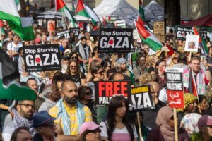Los manifestantes pro palestinos participan en la 'Marcha Nacional por Palestina' en Londres, Reino Unido, 06 de septiembre de 2025. EFE/EPA/TAYFUN SALCI