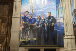 Fotografía que muestra un mural durante su presentación este jueves, en la catedral de San Patricio en Nueva York (Estados Unidos). EFE/ Angel Colmenares