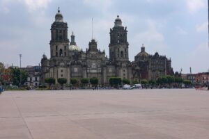 Vista general de la catedral Metropolitana, en el centro histórico de la Ciudad de México. Fotografía de archivo. EFE/Carlos Ramírez