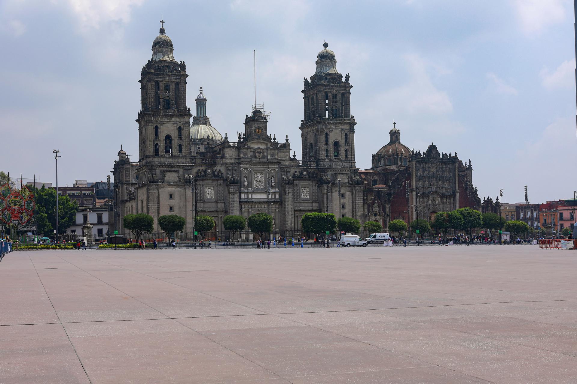Vista general de la catedral Metropolitana, en el centro histórico de la Ciudad de México. Fotografía de archivo. EFE/Carlos Ramírez
