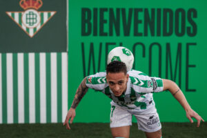 Fotografía de Julio Muñoz, en la que puede verse en una imagen de archivo del 5 de febrero de 2025 al extremo brasileño Antony dos Santos. EFE