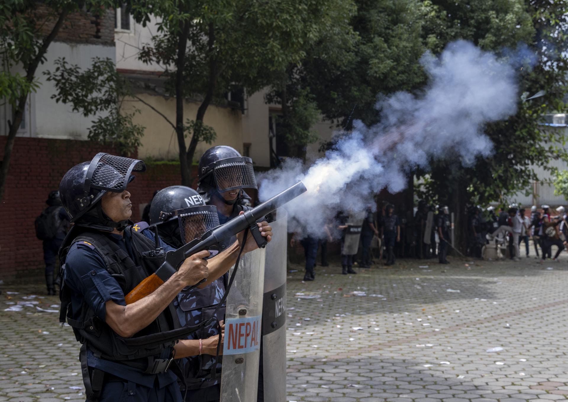Agentes de la Policía de Nepal en las calles de Katmandú. EFE/EPA/NARENDRA SHRESTHA
