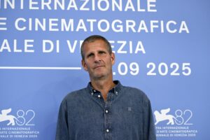 Imagen de archivo del director danés Anders Thomas Jensen en el Festival de Venecia. EFE/EPA/RICCARDO ANTIMIANI