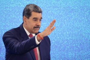 El presidente de Venezuela, Nicolás Maduro, habla en una rueda de prensa este lunes en Caracas (Venezuela). EFE/Miguel Gutierrez