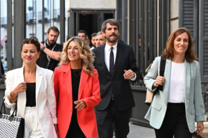 (De i a d) La ministra de Juventud e Infancia, Sira Rego, la vicepresidenta segunda y ministra de Trabajo Yolanda Díaz, el ministro de Cultura, Ernest Urtasun y la titular de Sanidad, Mónica García en una imagen de este mes de septiembre a su llegada al Congreso de los Diputados en Madrid. EFE/ Fernando Villar