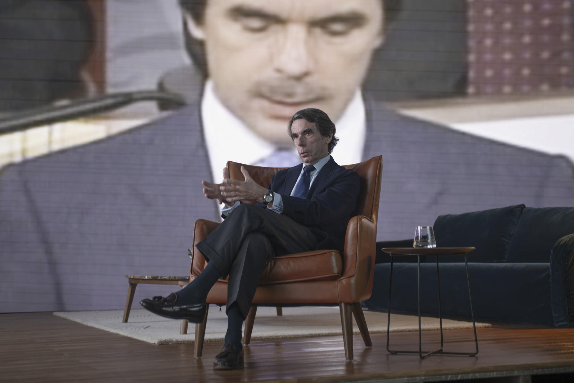 El expresidente del Gobierno José María Aznar en una imagen de la docuserie "La última llamada" (Movistar Plus+, 16 de octubre) que reunirá por primera vez en una serie documental a Felipe González, José María Aznar, José Luís Rodríguez Zapatero y Mariano Rajoy para ofrecer una mirada inédita sobre el ejercicio del poder en España. EFE/Movistar Plus+***SOLO USO EDITORIAL/SOLO DISPONIBLE PARA ILUSTRAR LA NOTICIA QUE ACOMPAÑA (CRÉDITO OBLIGATORIO)***
