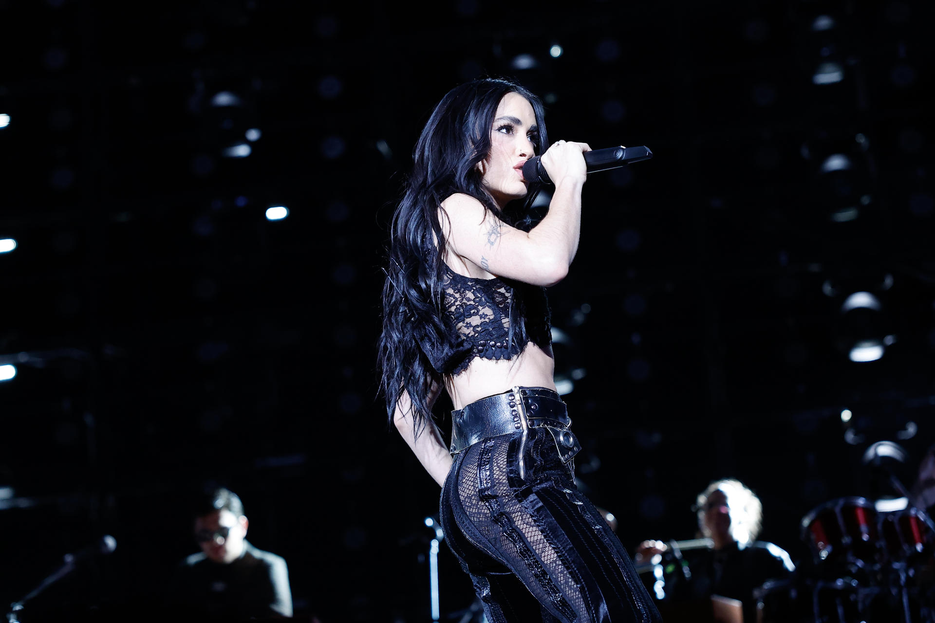 La cantante argentina Lali Espósito durante un concierto este sábado, 6 de septiembre, en el estadio de Vélez Sarfield, en Buenos Aires (Argentina). EFE/Juan Ignacio Roncoroni