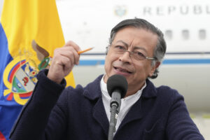 Fotografía cedida por la Presidencia de Colombia de su mandatario, Gustavo Petro, durante una alocución este miércoles, en Bogotá (Colombia). EFE/ Presidencia de Colombia