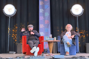 El director francés Claude Lelouch (I) durante una charla en el Festival de Biarritz América Latina. EFE/Isabel Rodríguez Ramiro