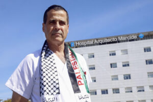 Amir Ismail Hejazy nació en Gaza, llegó a España en 1983 y ve a su familia, que permanece en la Franja, "en la cola de la muerte": "Han muerto ya más de veinte por el genocidio", denuncia en una entrevista con EFE. EFE/ Kiko Delgado